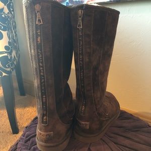 uggs with zipper on back
